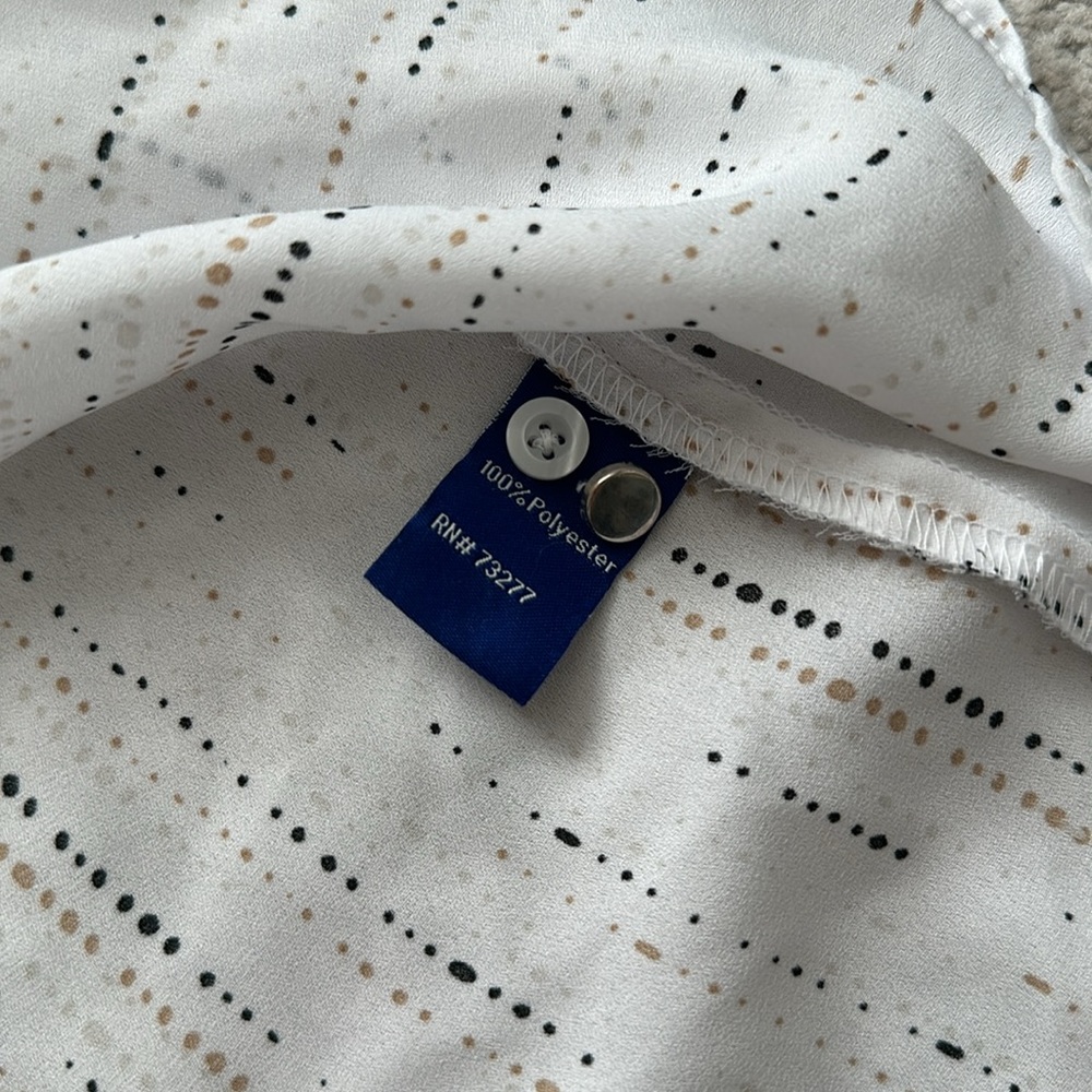Sleeveless button down - Picture 4 of 6